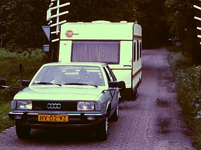 Audi 100 1982 (78K)